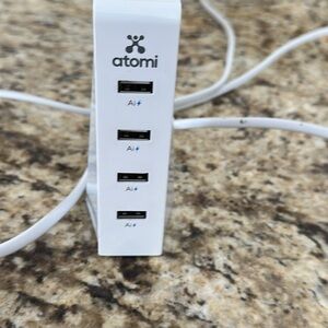 Atomi White USB Charging Station